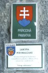 tabu�ka s n�pisom pri jaskyni